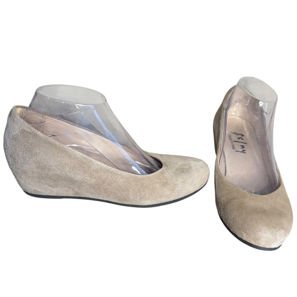 FS/NY Taupe Suede Wedge Pumps Made in Italy Round‎ Toe Women's Size 7.5
